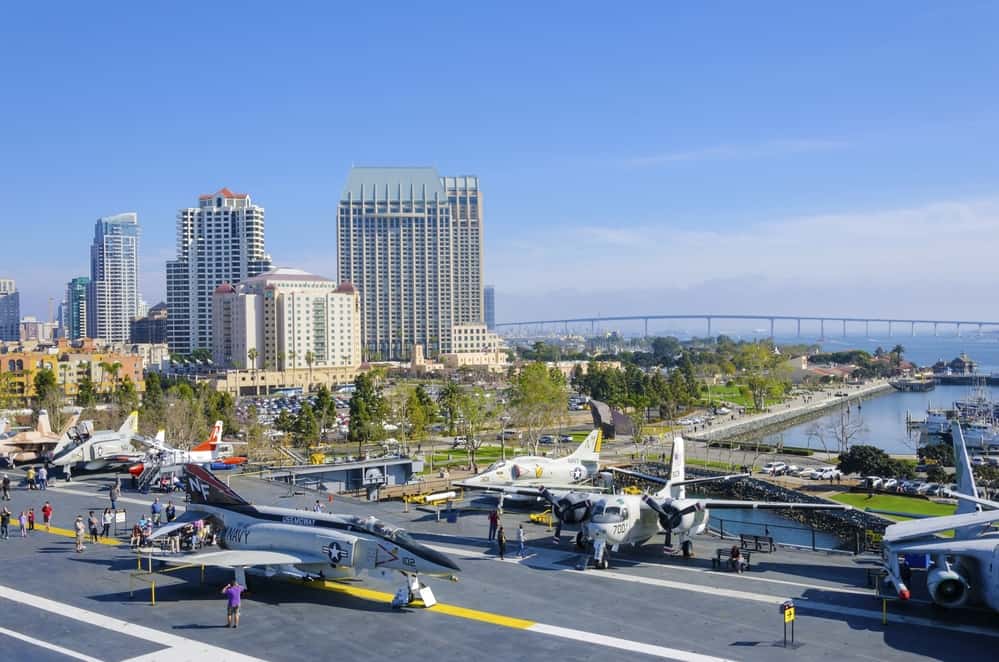 restaurants near uss midway museum san diego