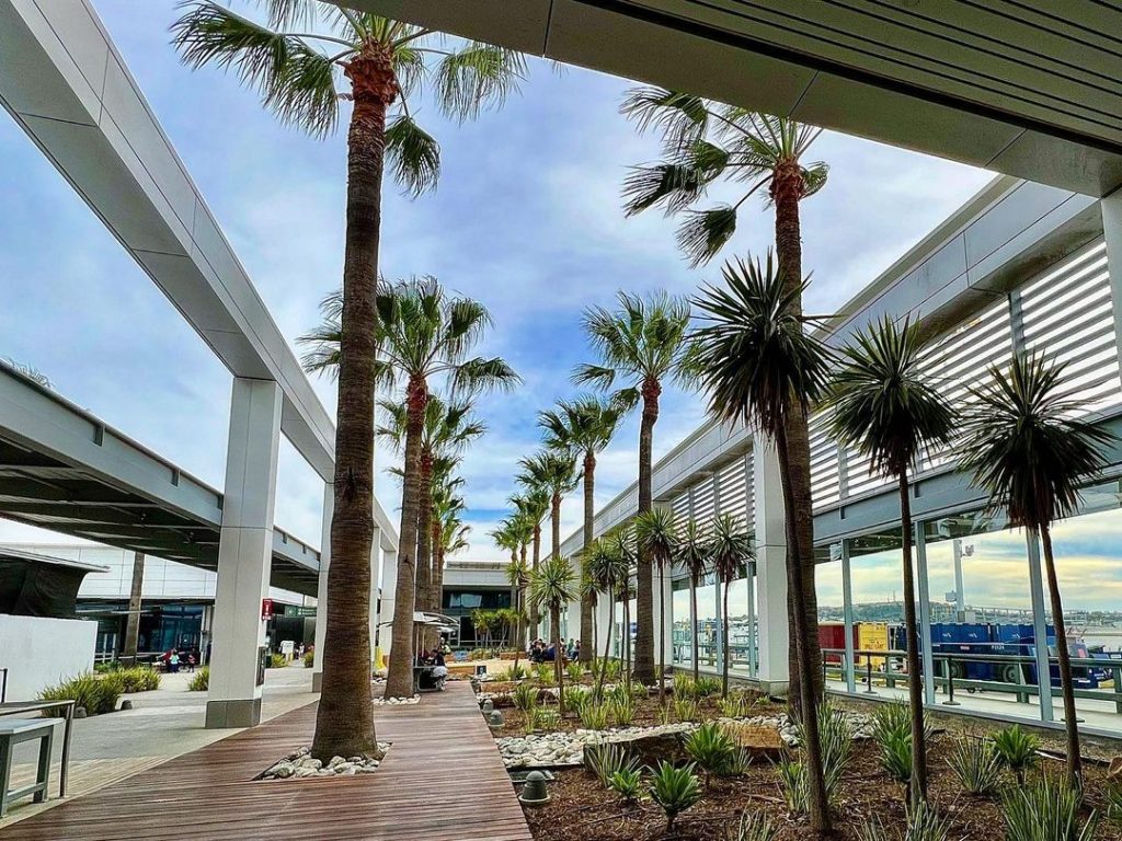 car pictures in long beach airport