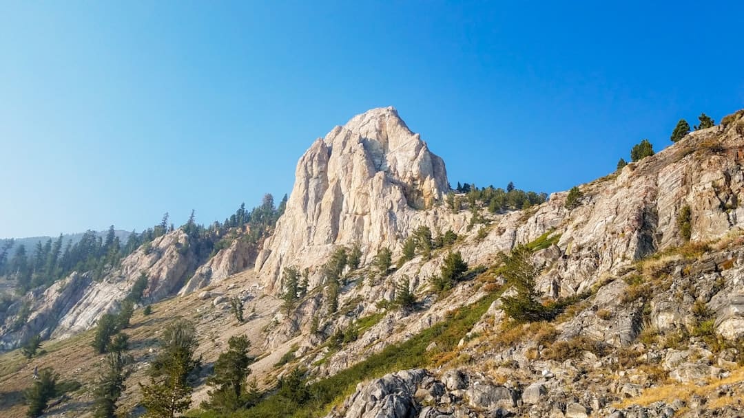 12 Stunning Hiking Mammoth Lakes Trails for Alpine Adventure ...