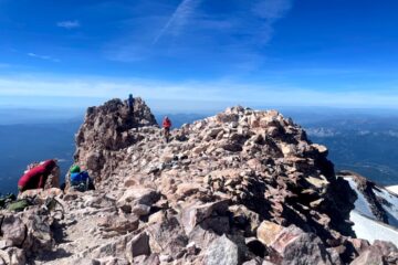 hiking mount shasta