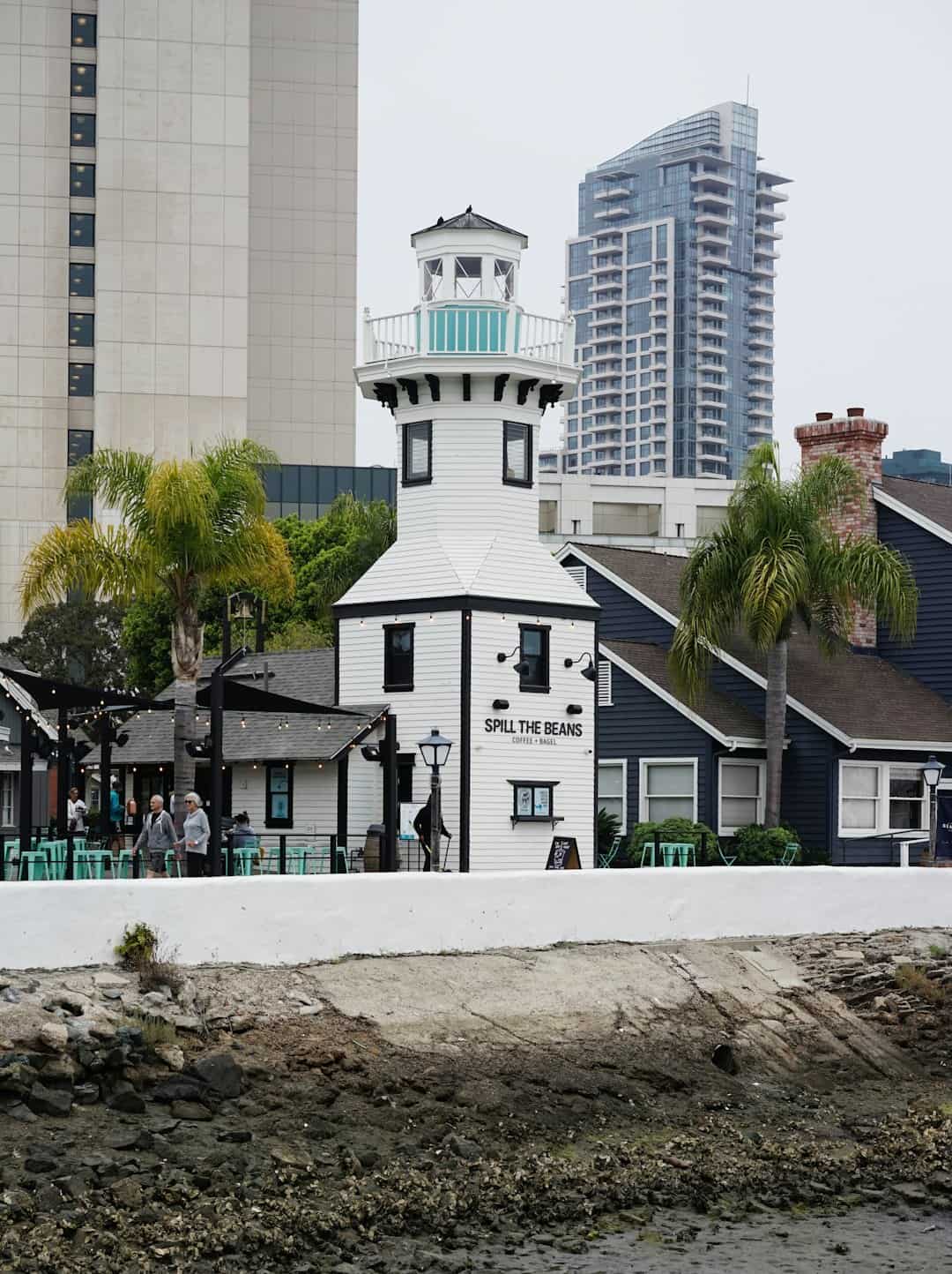 waterfront-restaurants-in-mission-beach-san-diego-featured